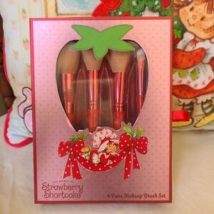Strawberry Shortcake Makeup Brush Set 🍓